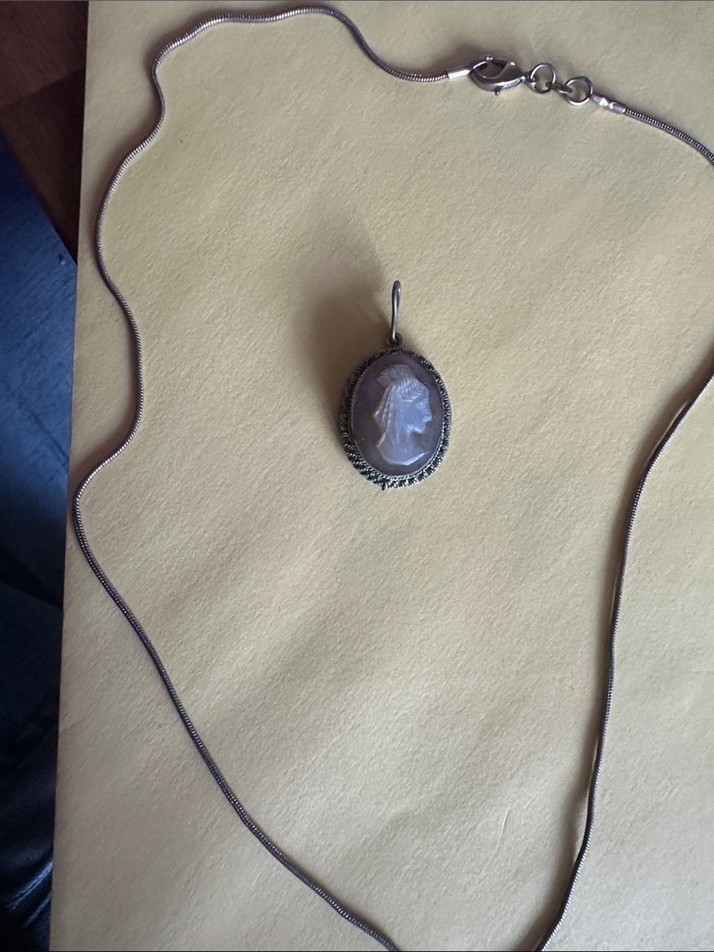Vintage Cameo Pendant Necklace in Silver Tone